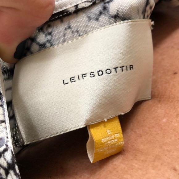 Amazing LIEFSDOTTIR bell sleeved maxi dress - Picture 5 of 5